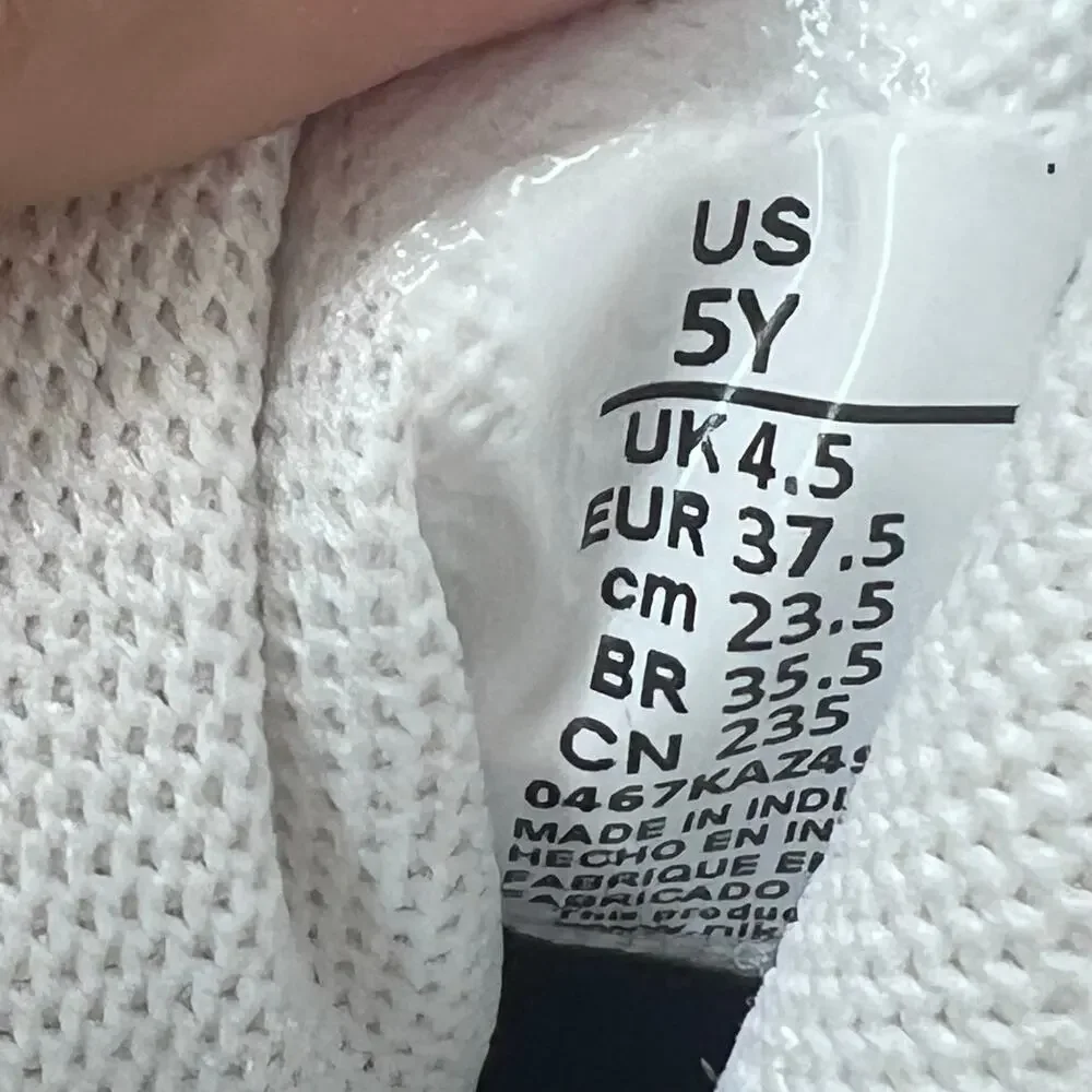 Nike Team Hustle D 12 (GS) White/University Blue HF6279 100 Boys 5Y Tried On